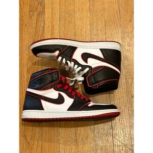 Air Jordan 1 Retro High 'Bloodline'